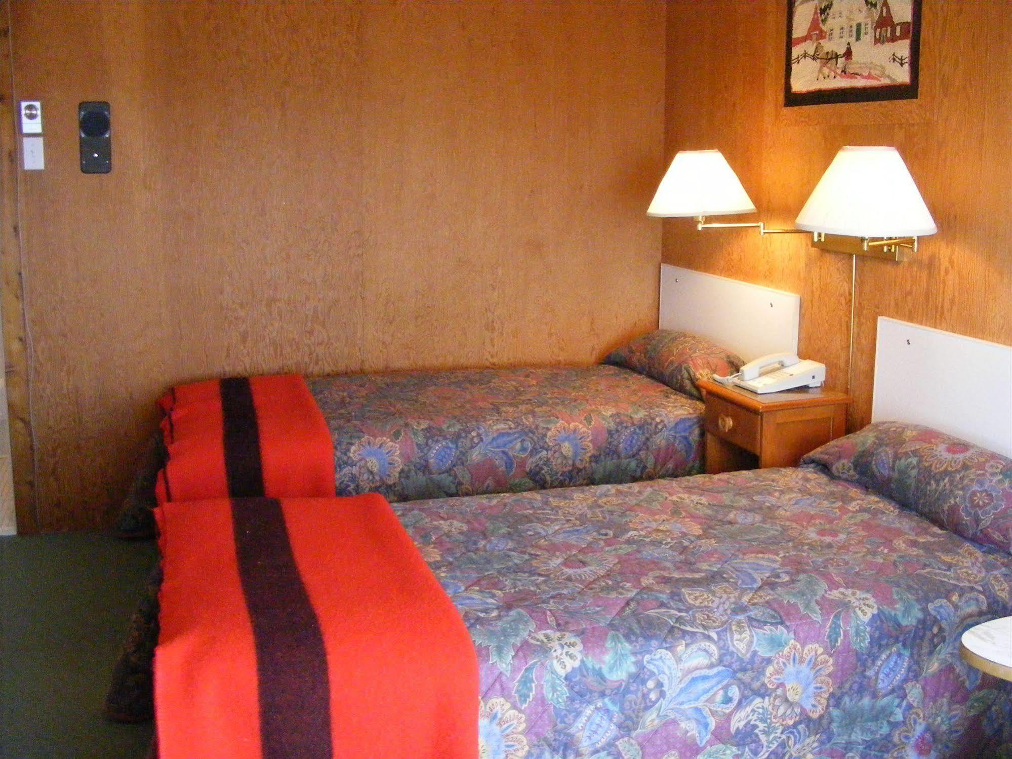 Hotel Motel Bon Accueil Rivière-la-Madeleine 외부 사진